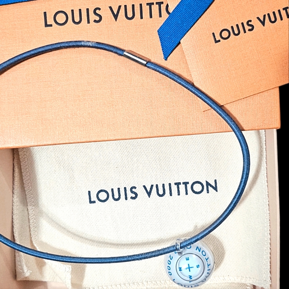 Louis Vuitton LIMITED EDITION CUP COMPASS NECKLACE Full Incusion!!!